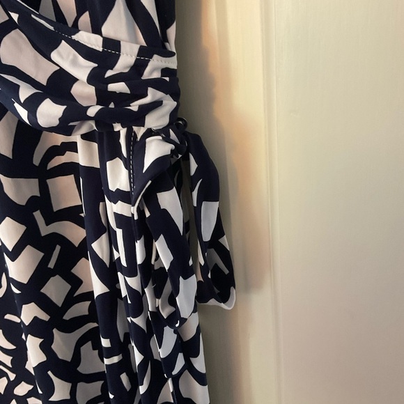 Susan Graver Liquid Knit Faux Wrap Dress Navy Blue Geometric Print Plus Size 3X - Picture 6 of 12